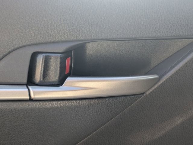 2025 Toyota Camry LE - Photo 26