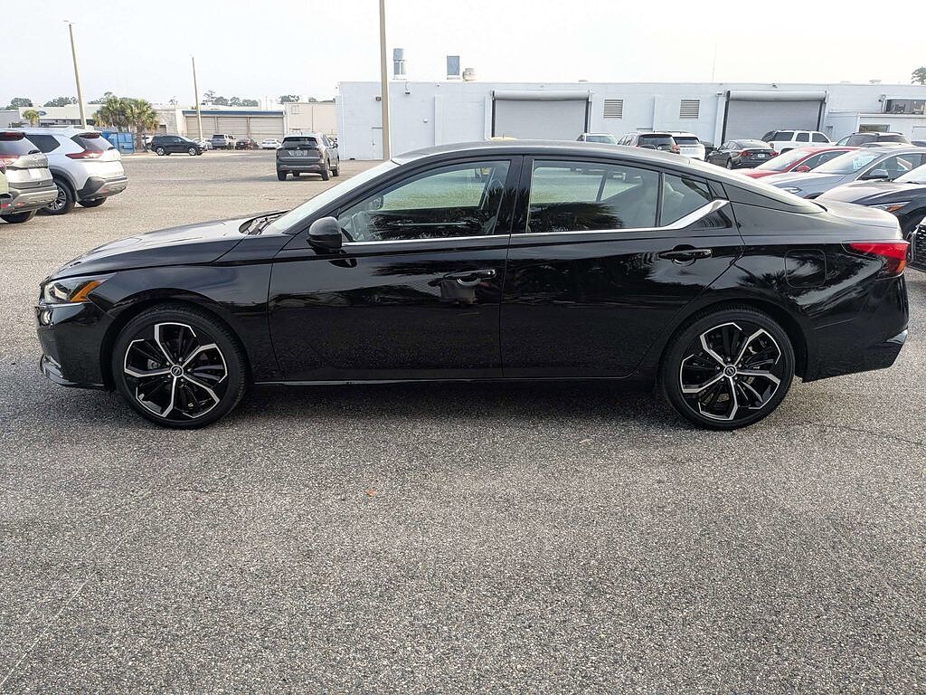 Used 2025 Nissan Altima SR Sedan