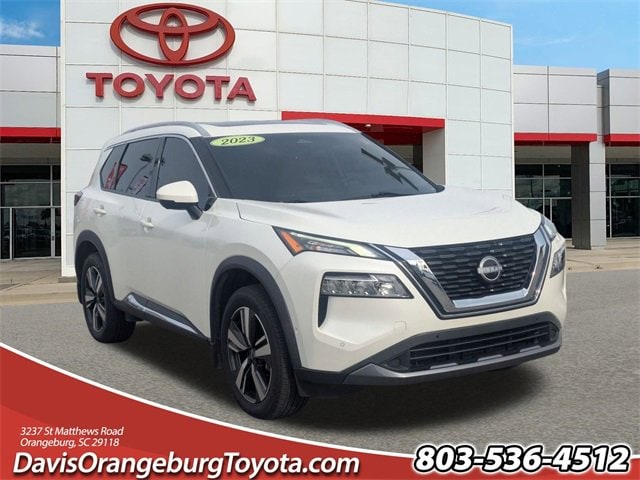 2023 Nissan Rogue SL's photo