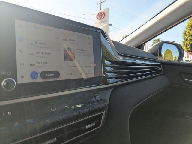 2025 Toyota Camry LE - Photo 23