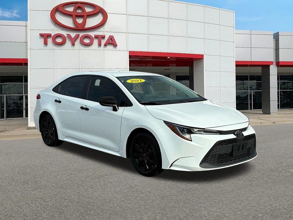 Used 2021 Toyota Corolla LE Sedan