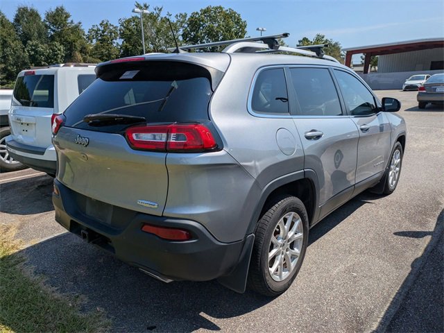 2017 Jeep Cherokee Latitude photo 2