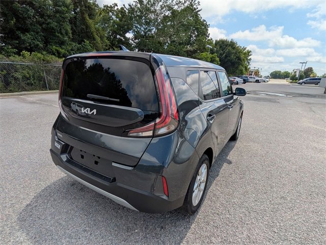 2024 Kia Soul LX photo 2
