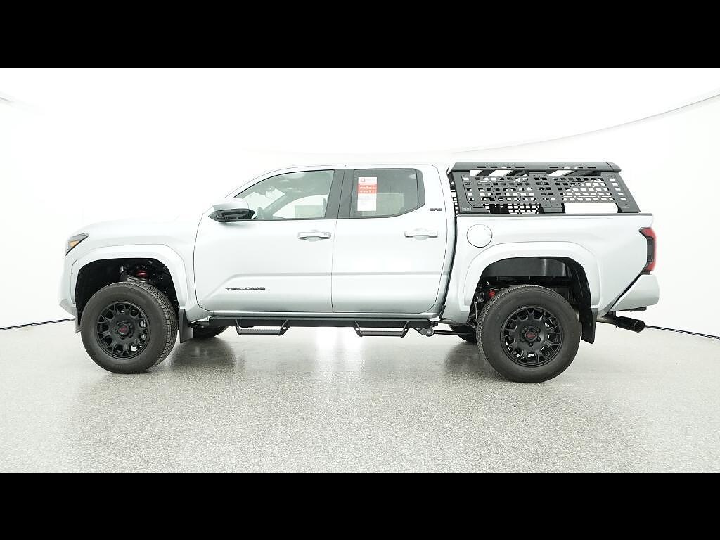 2025 Toyota Tacoma SR5 - Photo 28