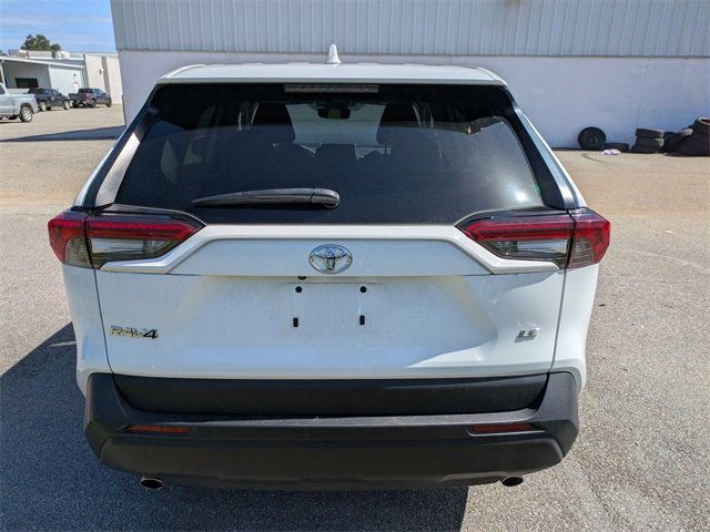 2024 Toyota RAV4 LE photo 3