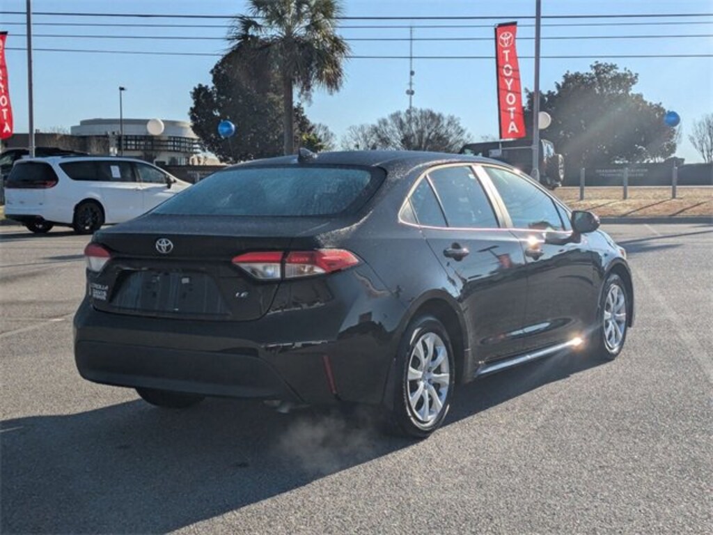 Certified 2025 Toyota Corolla LE Sedan
