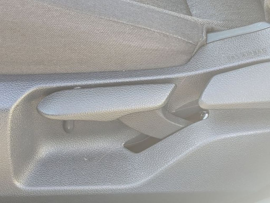2025 Toyota Camry LE - Photo 14