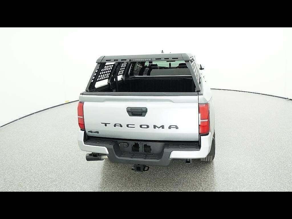 2025 Toyota Tacoma SR5 - Photo 43