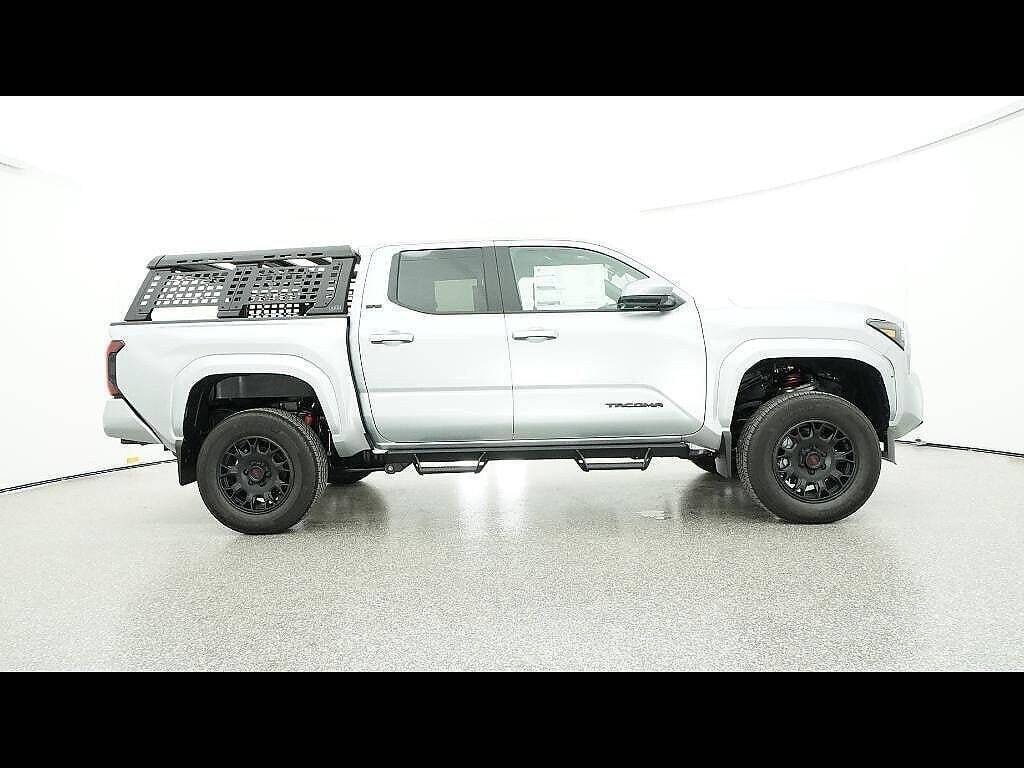 2025 Toyota Tacoma SR5 - Photo 36
