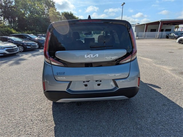 2024 Kia Soul LX photo 2
