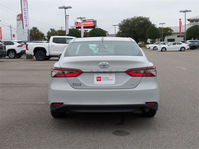 2023 Toyota Camry LE photo 3