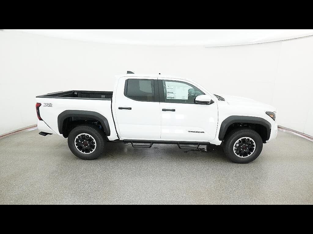 2025 Toyota Tacoma TRD Off Road - Photo 11
