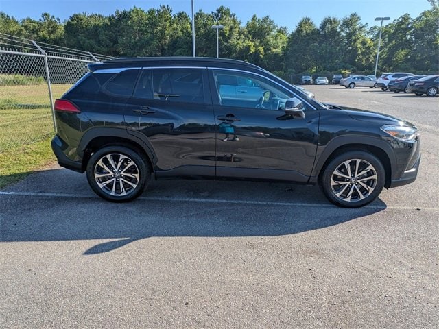 Used 2023 Toyota Corolla Cross XLE with VIN 7MUEAAAG1PV060693 for sale in Kansas City