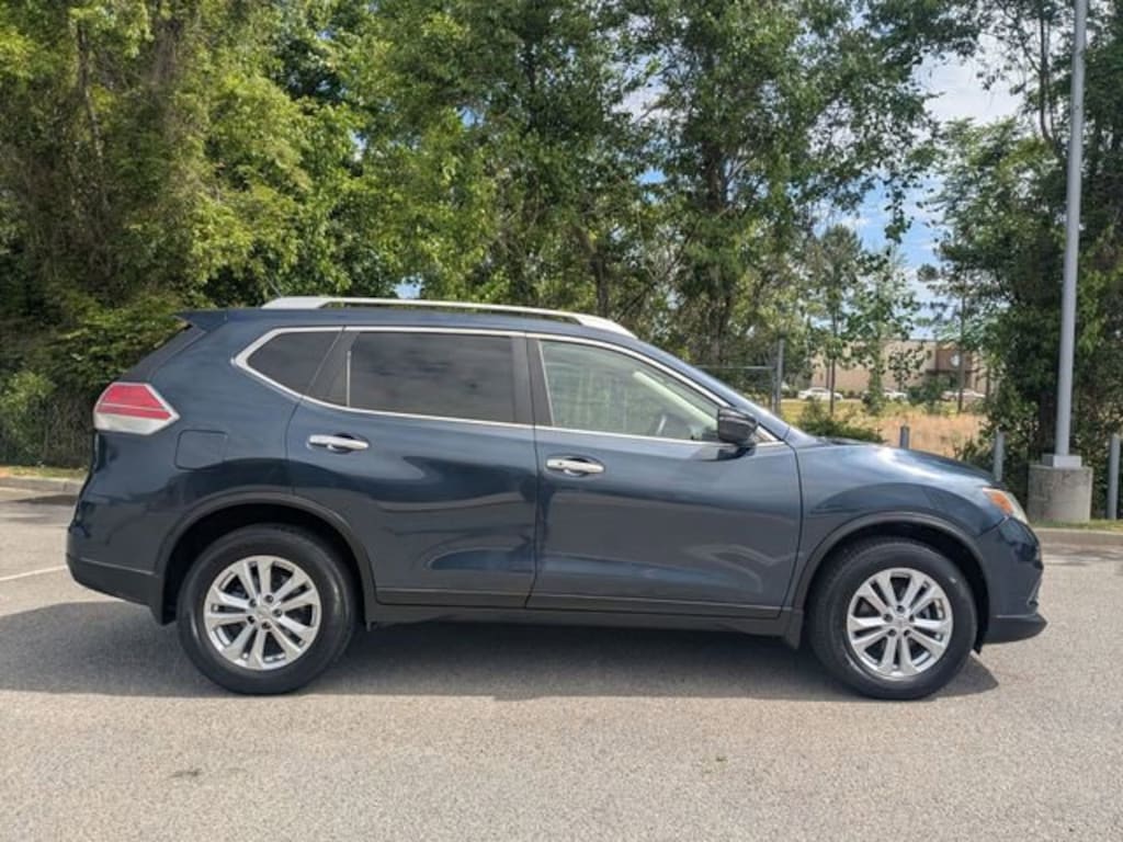 Used 2016 Nissan Rogue SV SUV
