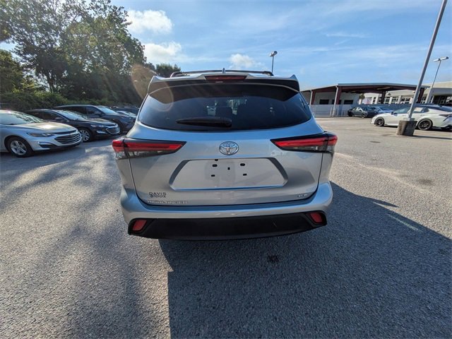 2022 Toyota Highlander XLE photo 4