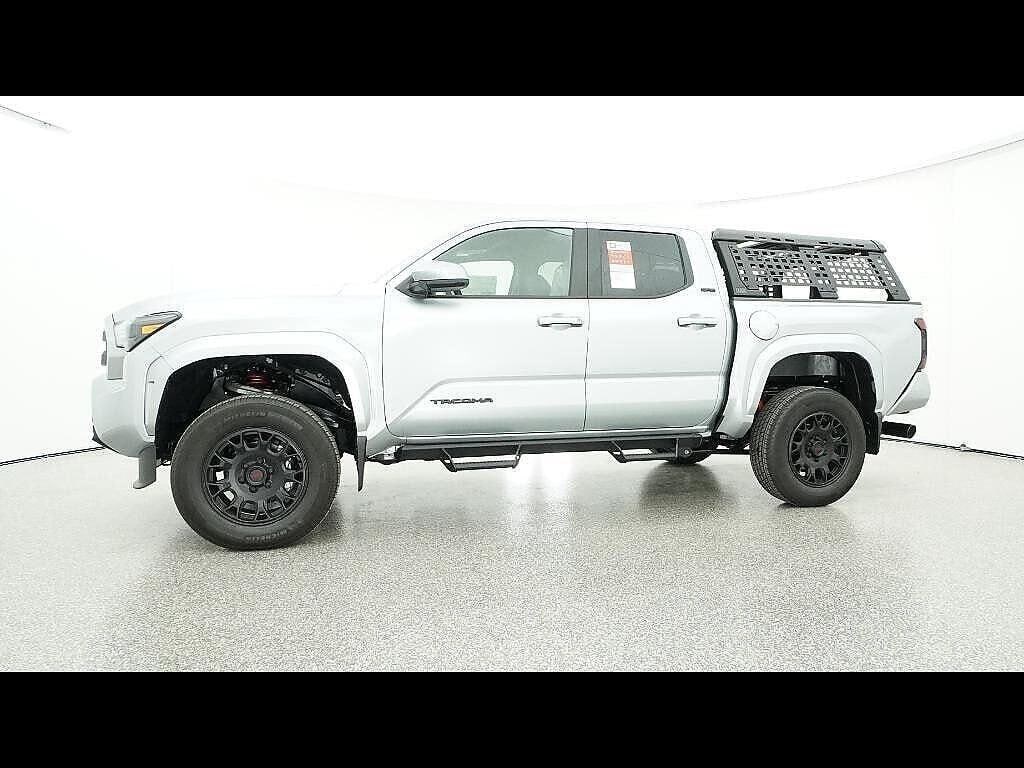 2025 Toyota Tacoma SR5 - Photo 35