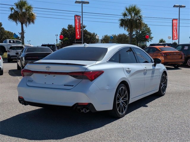 2019 Toyota Avalon Touring photo 3