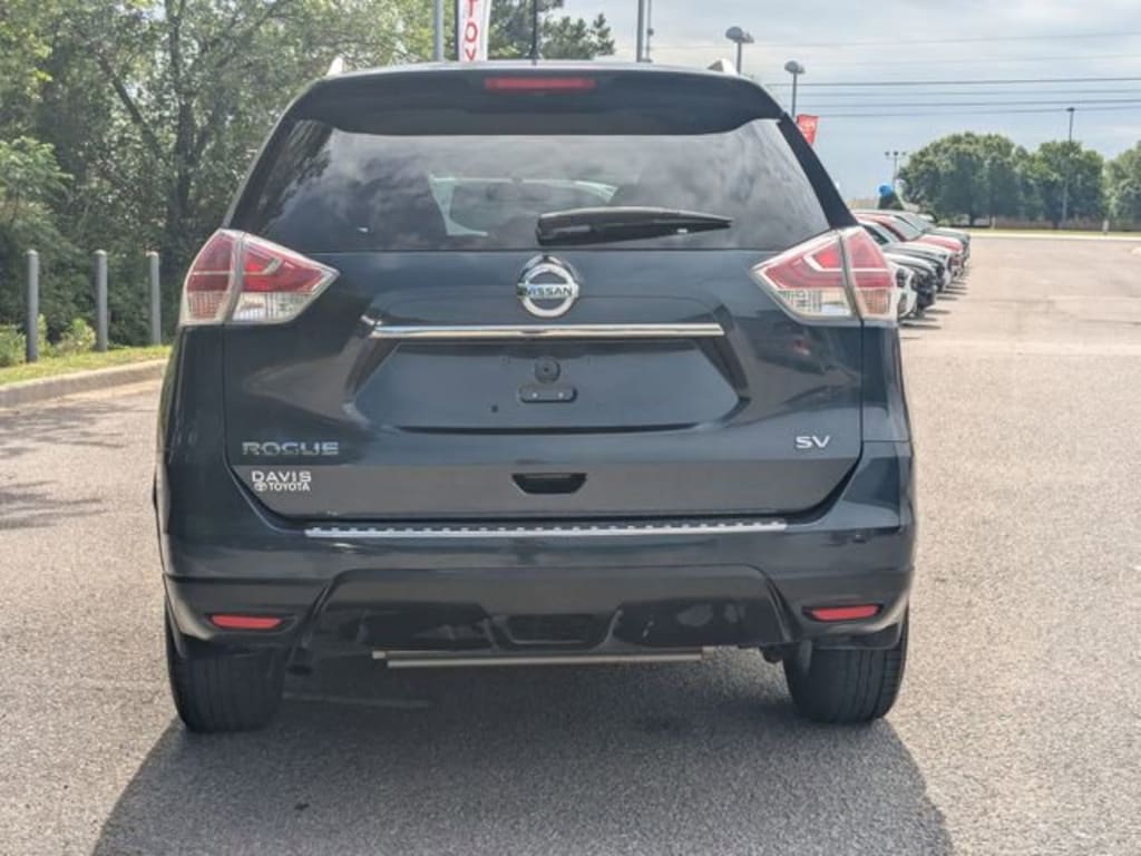 Used 2016 Nissan Rogue SV SUV