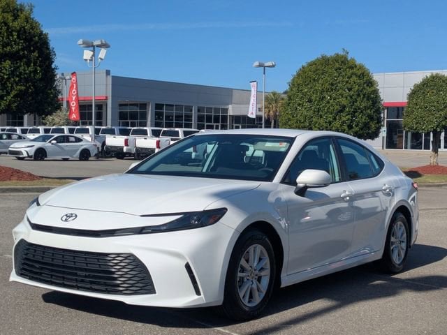 2025 Toyota Camry LE - Photo 7