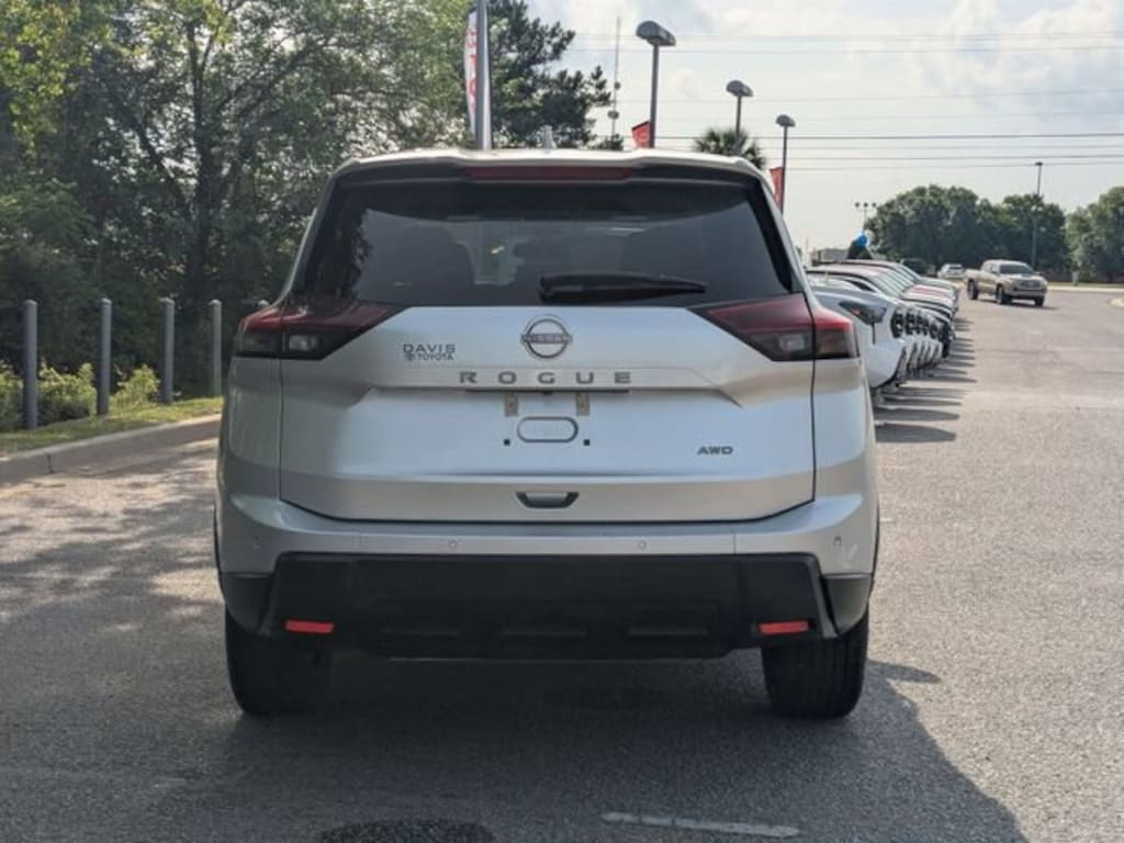 Used 2025 Nissan Rogue SV SUV