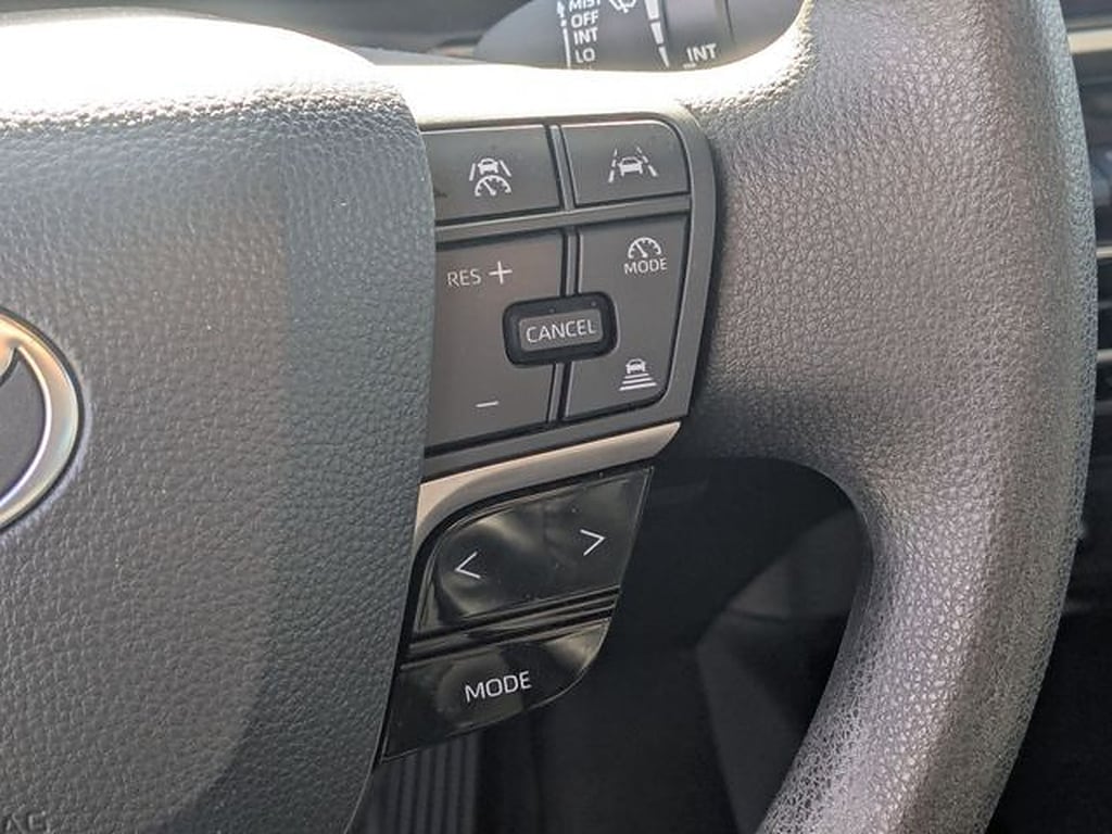 2025 Toyota Camry LE - Photo 17