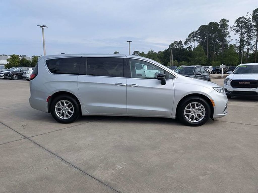 2024 Chrysler Pacifica