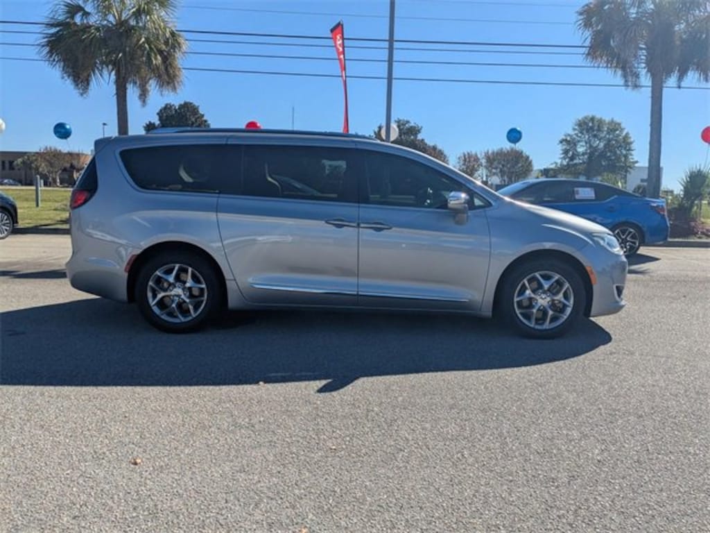 Used 2018 Chrysler Pacifica Limited Van
