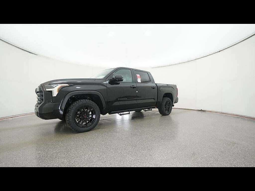 2026 Toyota Tundra SR5 - Photo 8