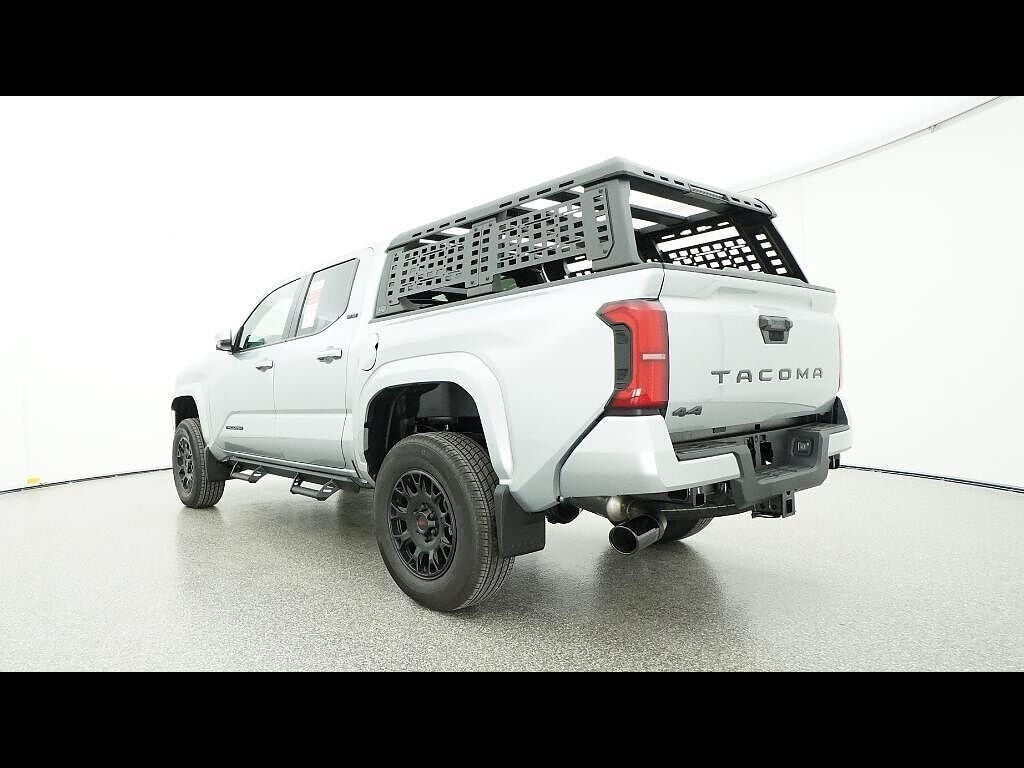2025 Toyota Tacoma SR5 - Photo 22