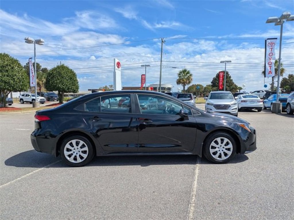 Certified 2025 Toyota Corolla LE Sedan