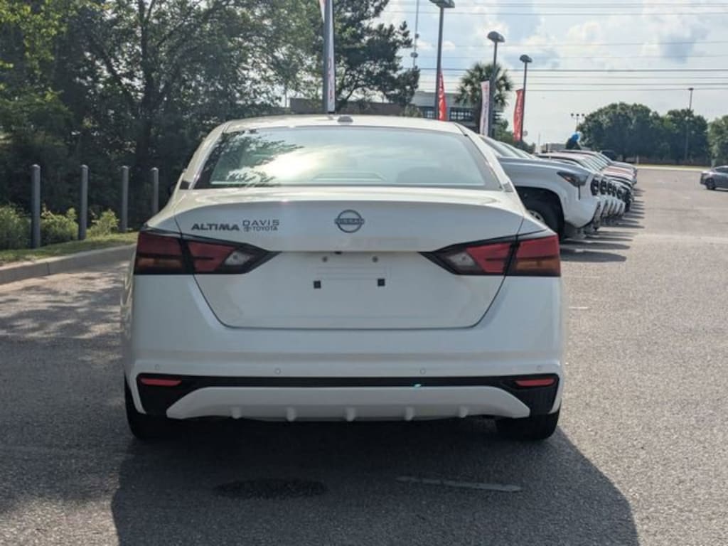 Used 2025 Nissan Altima SV Sedan