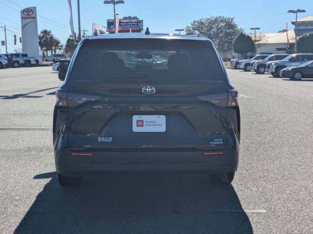 Certified 2024 Toyota Sienna XLE 7 Passenger Van Passenger Van