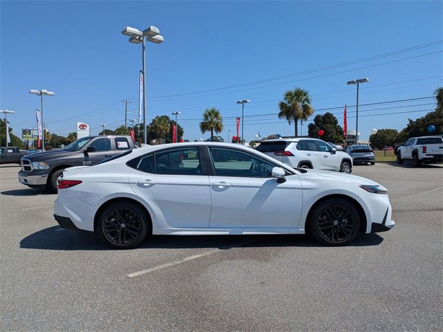 2025 Toyota Camry SE photo 2