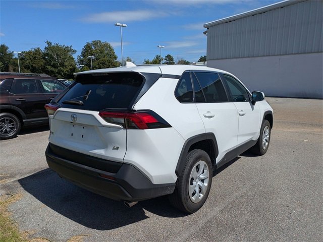 2024 Toyota RAV4 LE photo 2