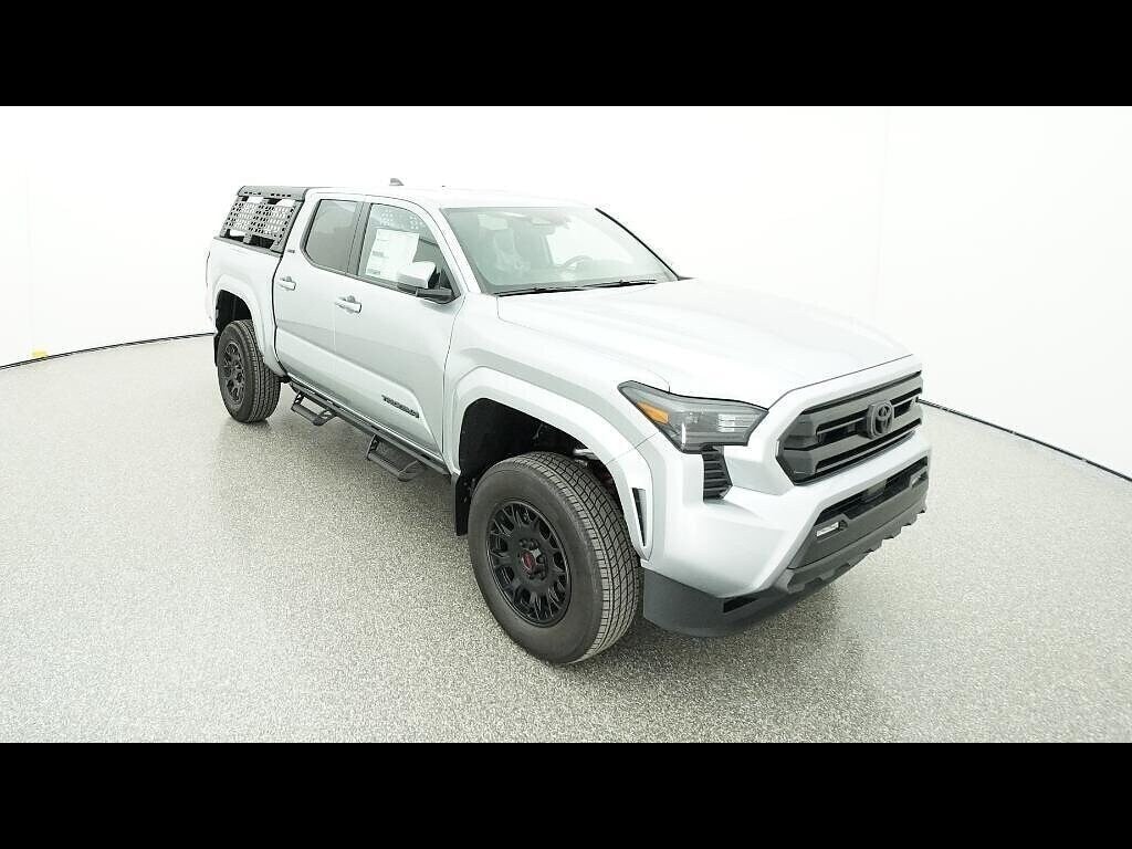 2025 Toyota Tacoma SR5 - Photo 18