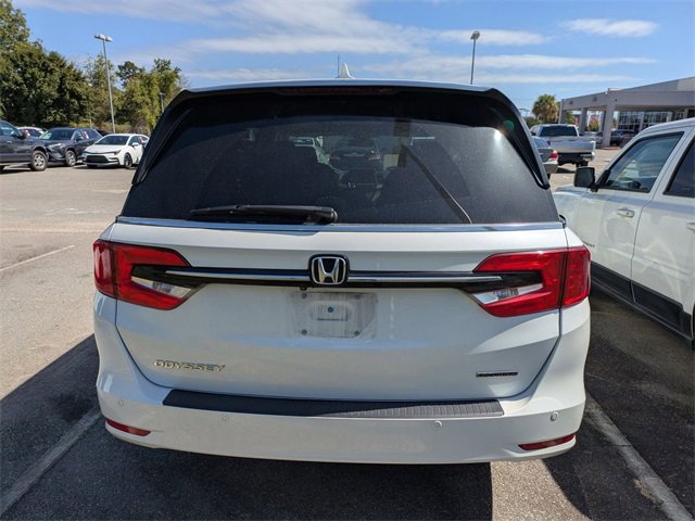2021 Honda Odyssey Touring photo 2