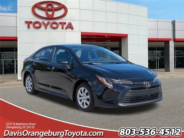 2025 Toyota Corolla LE's photo