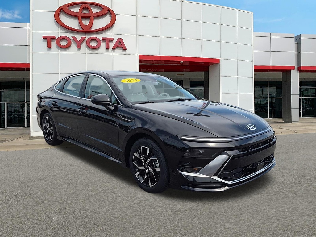 Used 2025 Hyundai Sonata SEL Sedan