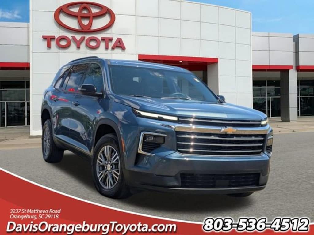 Used 2025 Chevrolet Traverse LT SUV