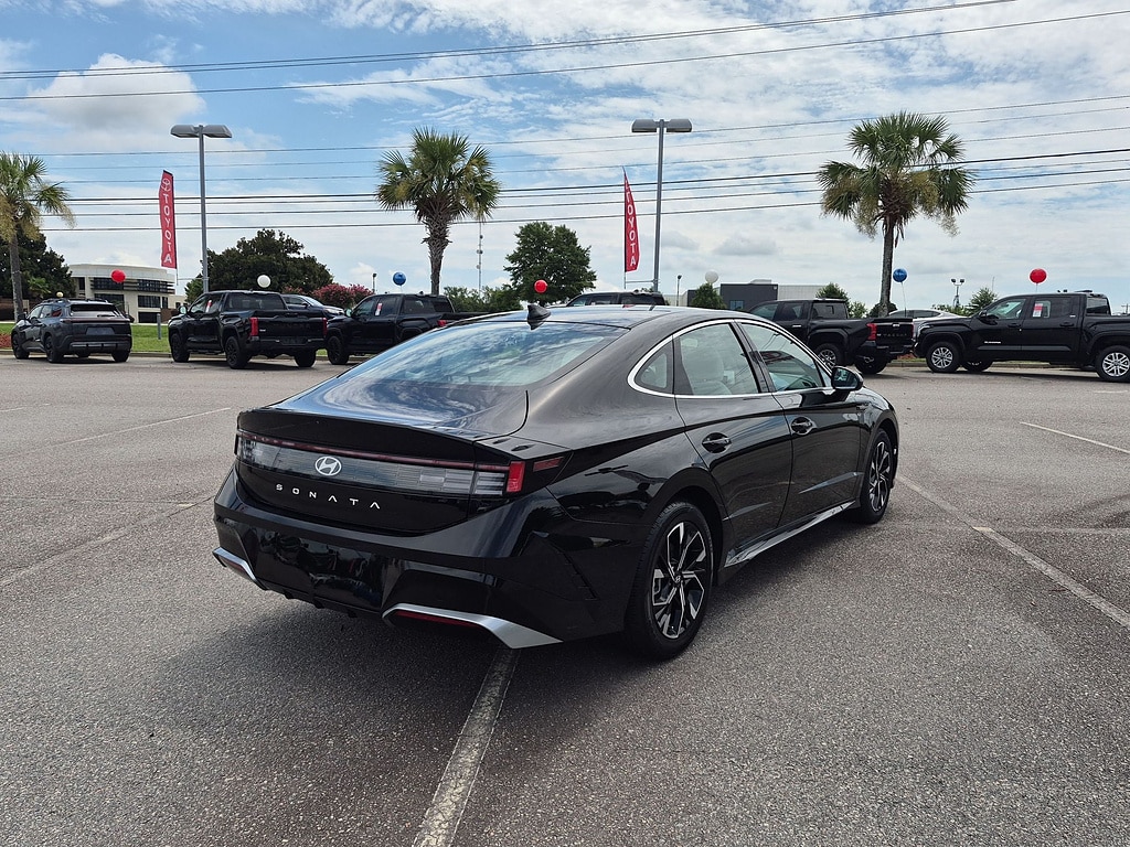 Used 2025 Hyundai Sonata SEL Sedan