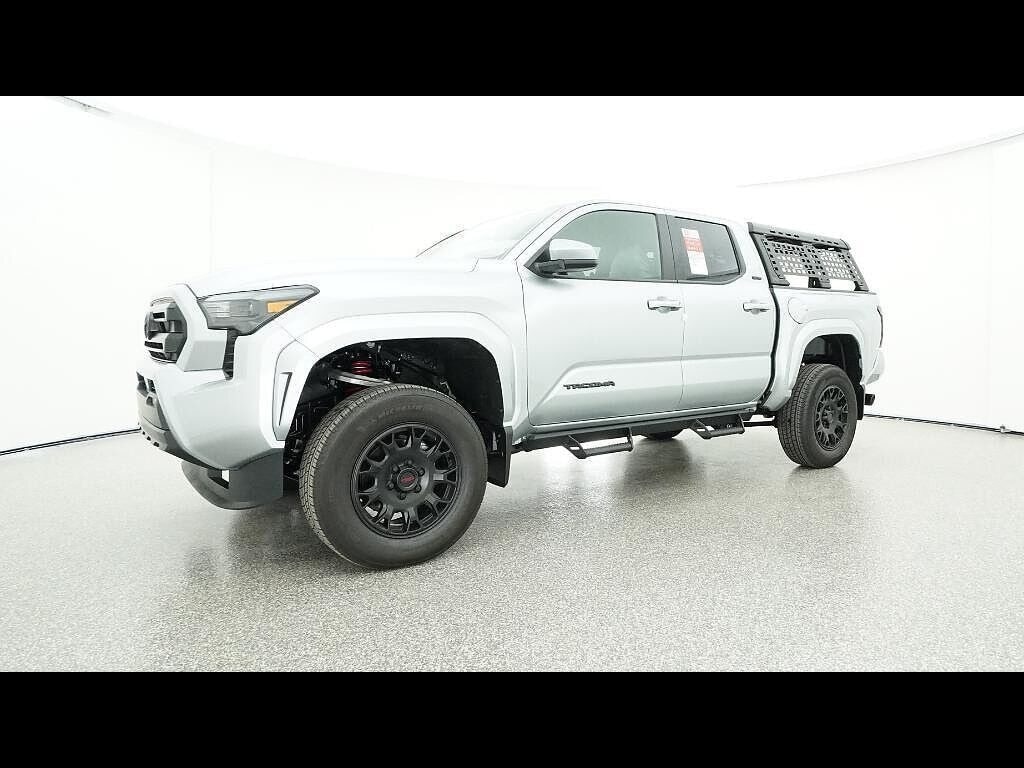 2025 Toyota Tacoma SR5 - Photo 9