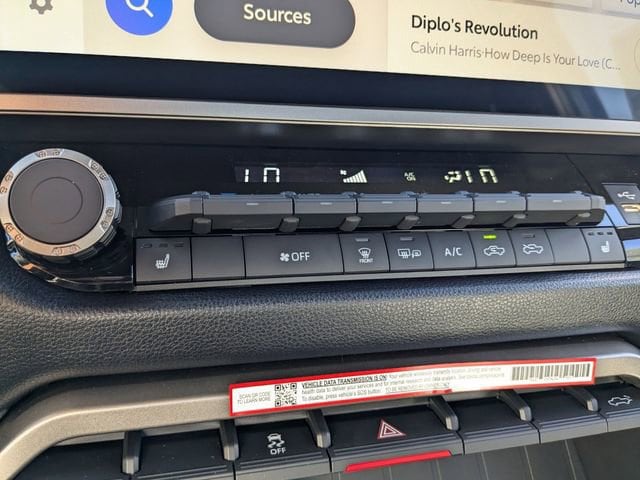 2025 Toyota Tundra SR5 - Photo 22