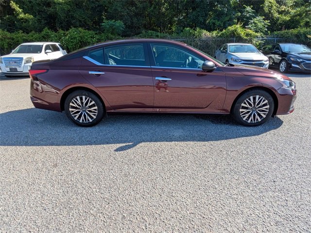 2024 Nissan Altima 2.5 SV photo 2