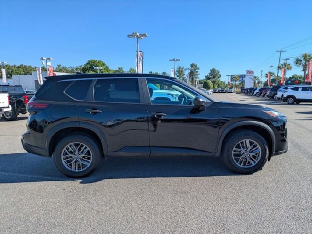 Used 2024 Nissan Rogue S SUV