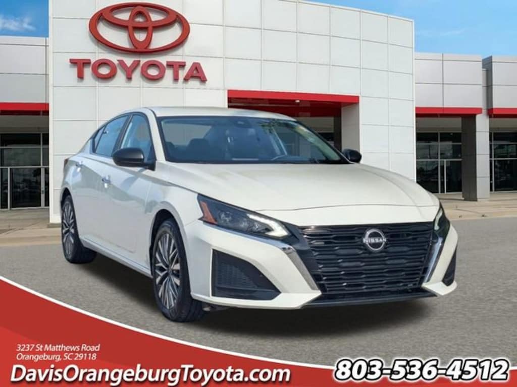 Used 2025 Nissan Altima SV Sedan