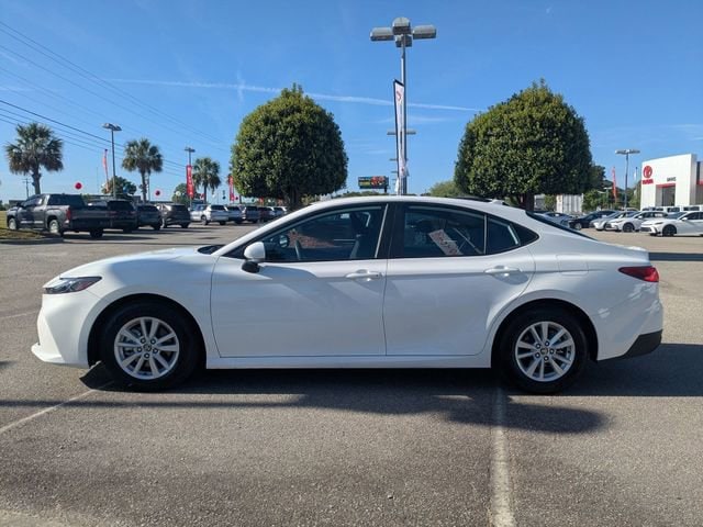 2025 Toyota Camry LE - Photo 6
