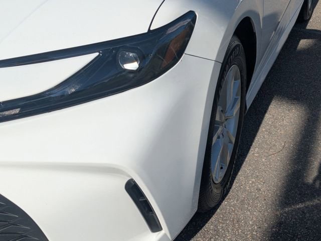 2025 Toyota Camry LE - Photo 9
