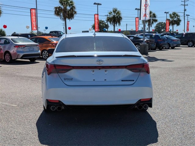 2019 Toyota Avalon Touring photo 4