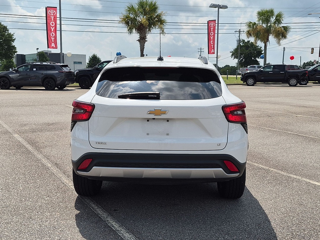 Used 2025 Chevrolet Trax LT SUV
