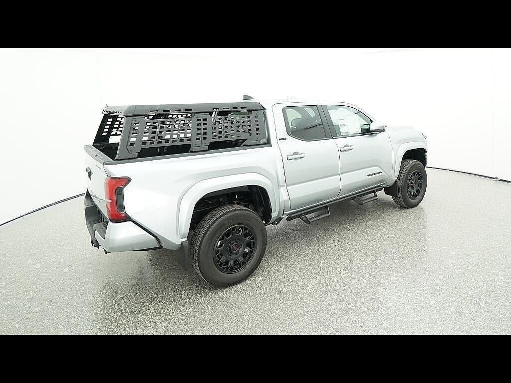 2025 Toyota Tacoma SR5 - Photo 38